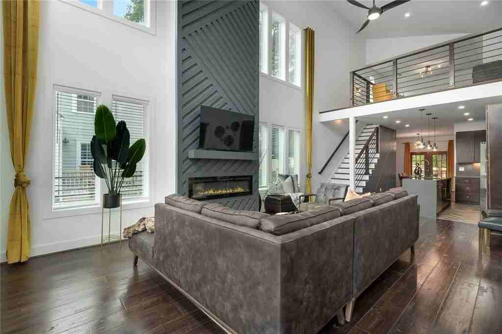 255 Mathewson Pl Sw - Photo 5 of 32