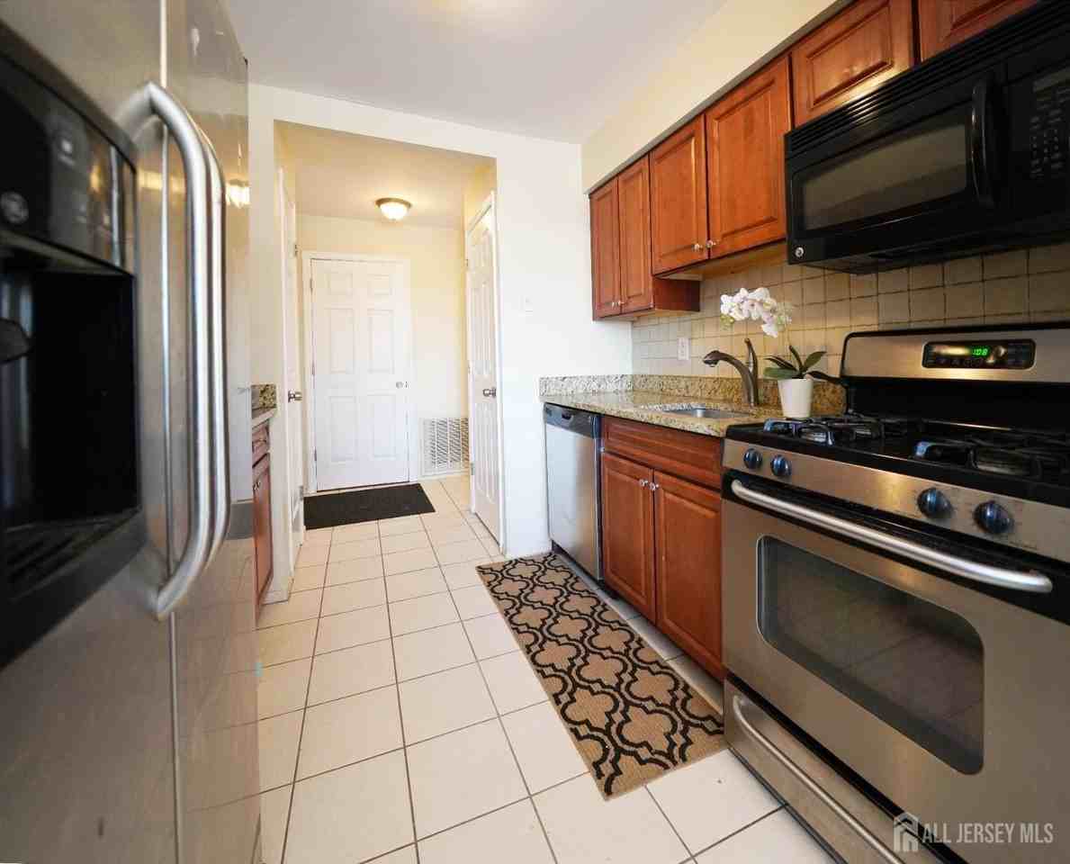 1111 Edison Glen Ter - Photo 4 of 11