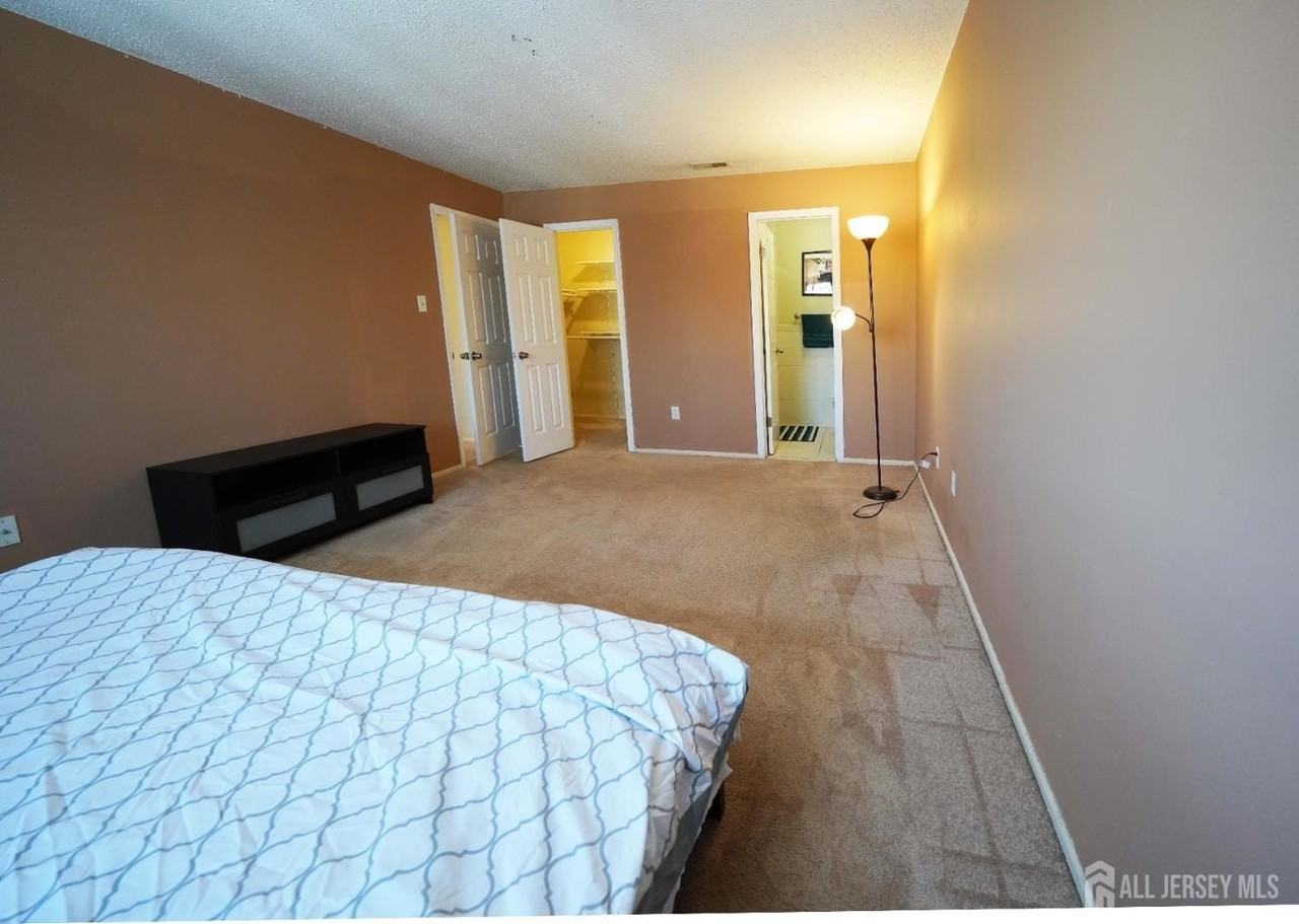 1111 Edison Glen Ter - Photo 6 of 11