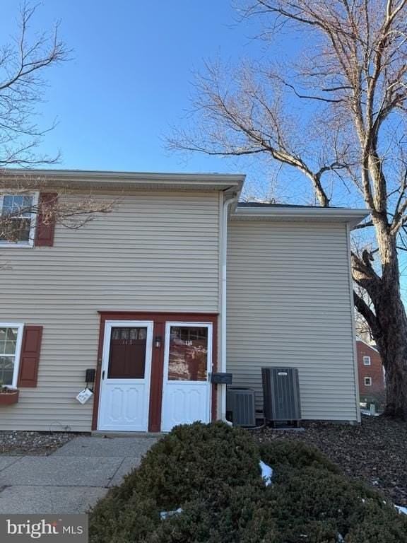 114 Yardley Cmns - Photo 2 of 13