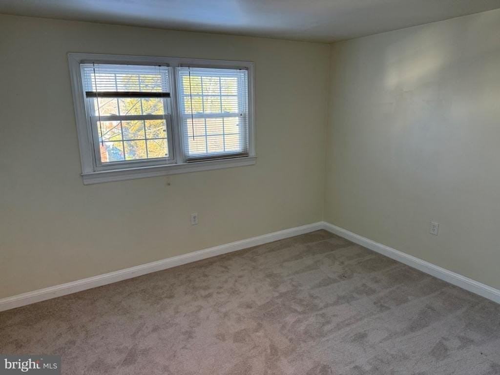 114 Yardley Cmns - Photo 3 of 13