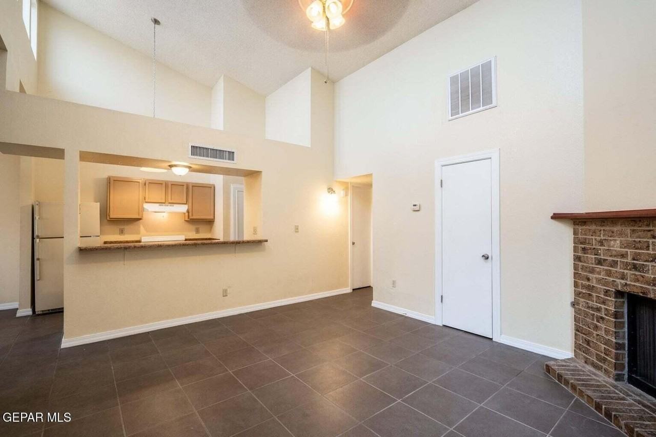 1555 Common Dr Unit A - Photo 5 of 21