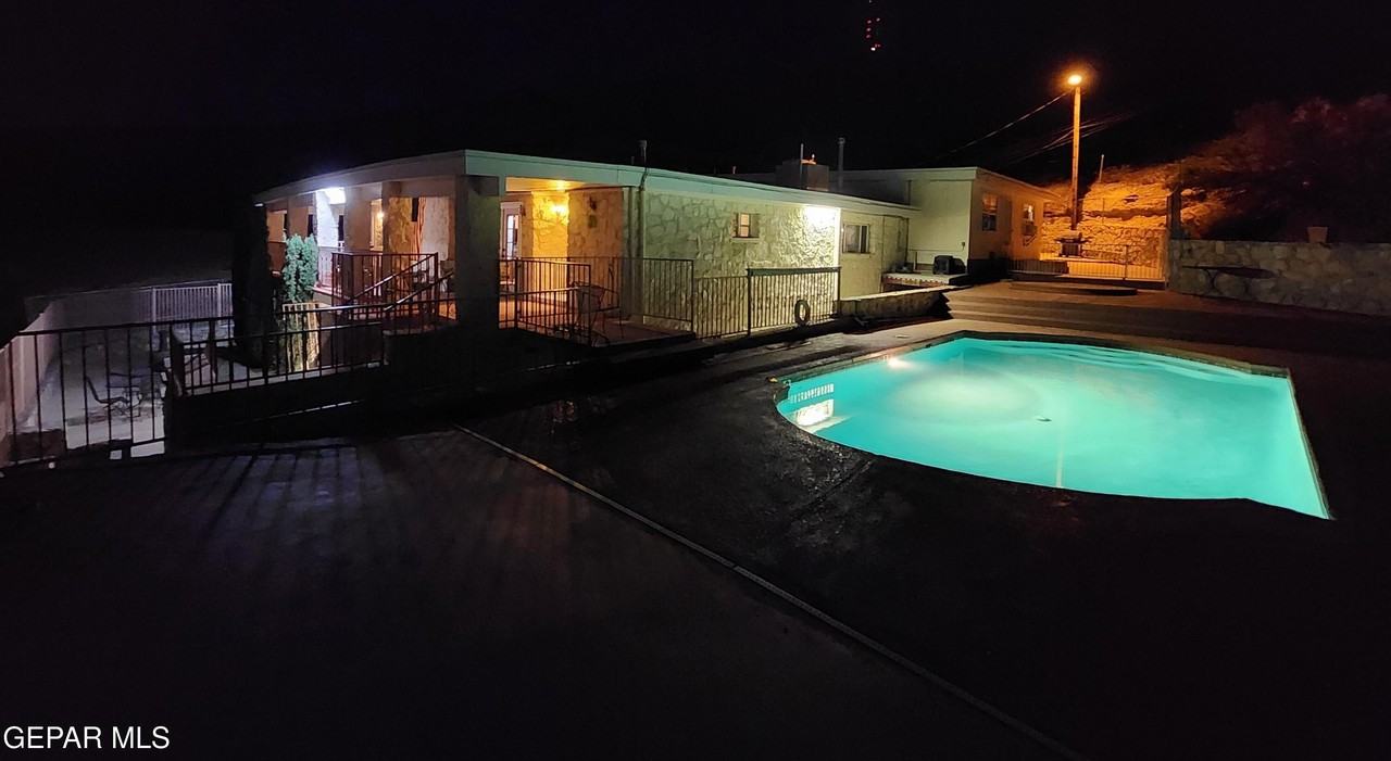 2333 Morehead Ave Unit 4 - Photo 2 of 16