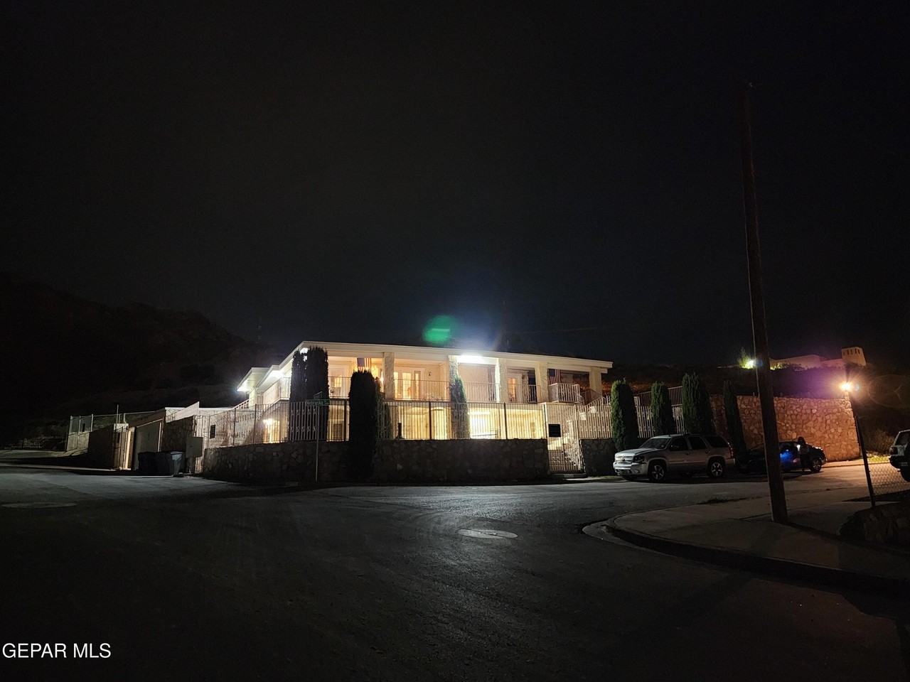 2333 Morehead Ave Unit 4 - Photo 4 of 16