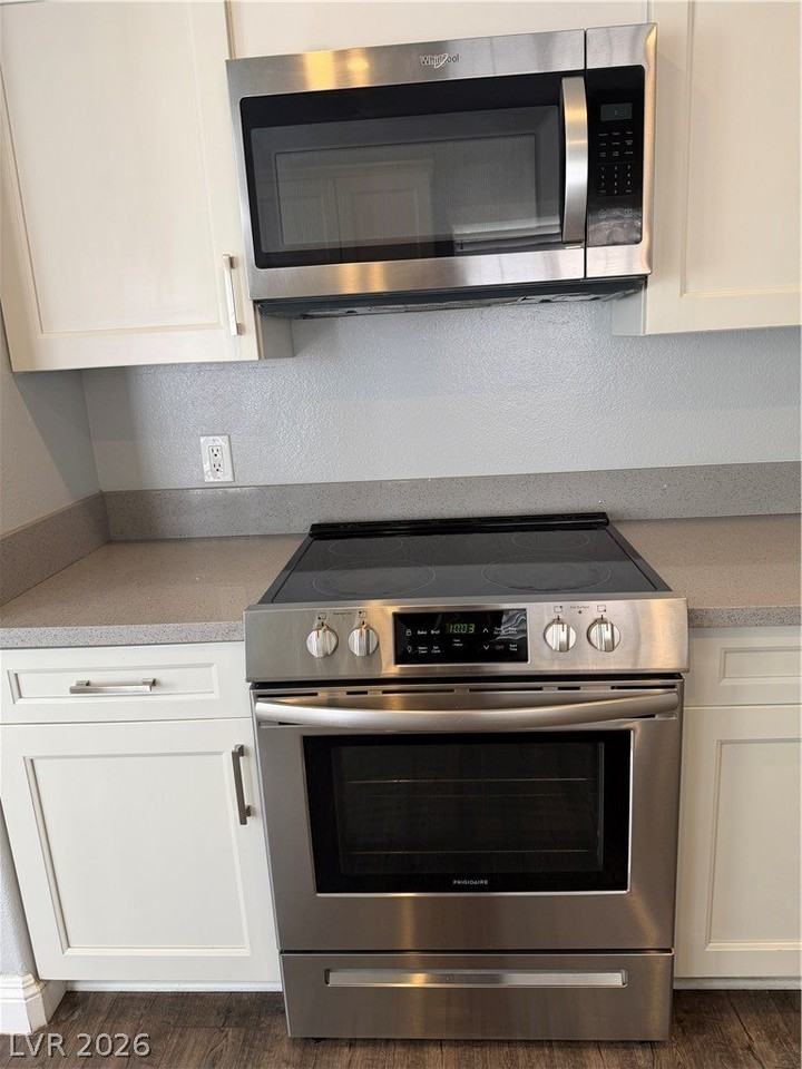 528 S Tomsik St - Photo 6 of 36