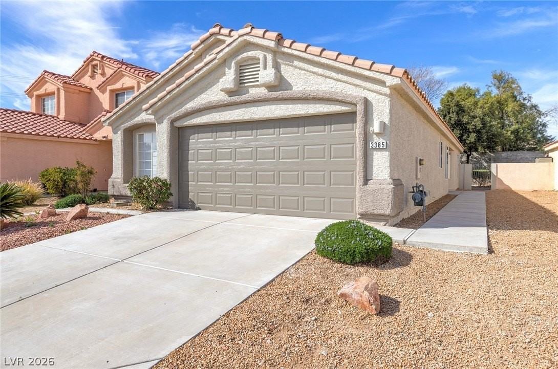 3385 Wayward Ct - Photo 4 of 34