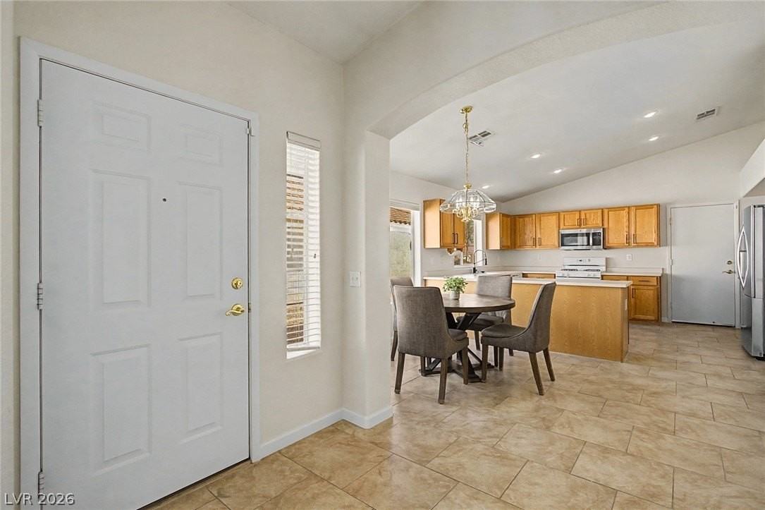 3385 Wayward Ct - Photo 7 of 34