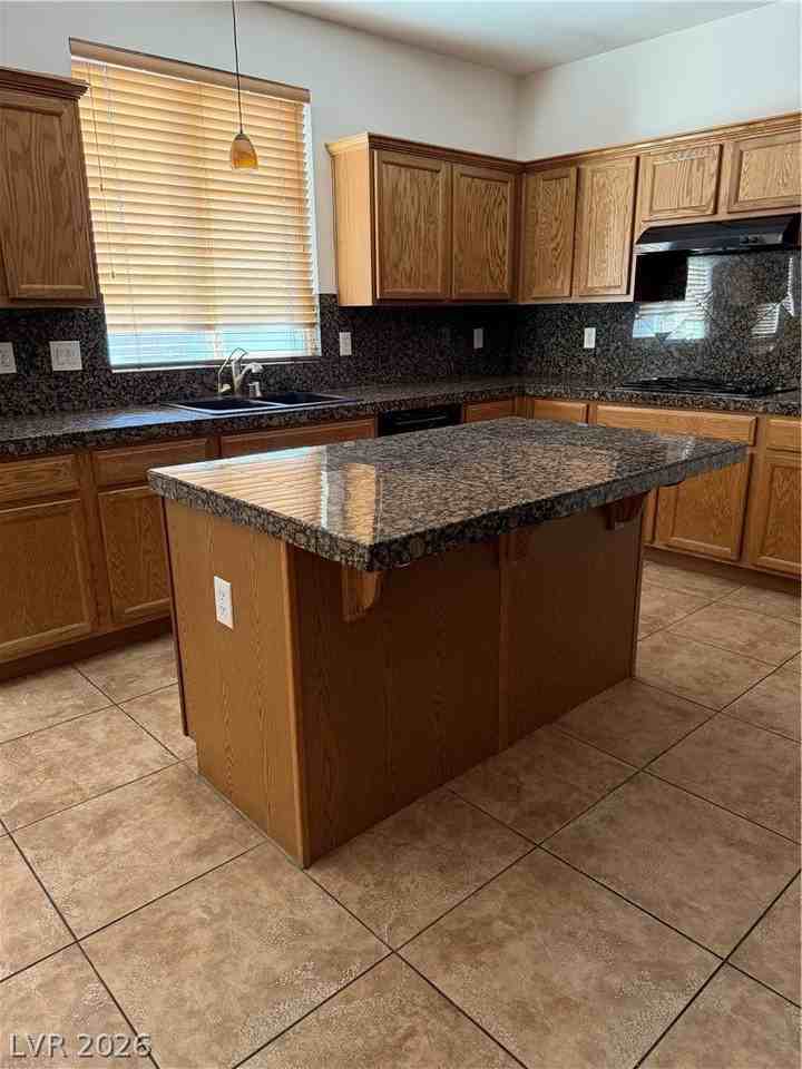 7720 Twin Tails St - Photo 6 of 28