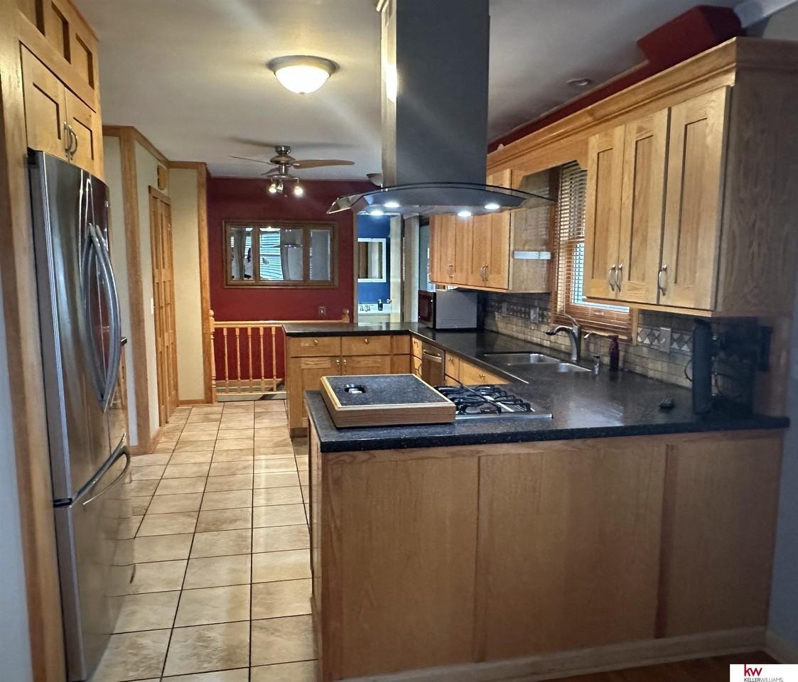 5010 Castelar St - Photo 5 of 18