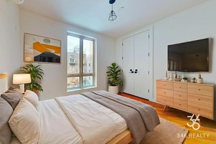 1157 Myrtle Ave - Photo 6 of 10