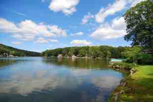 163 Hudson Ave #B - Photo 1 of 1