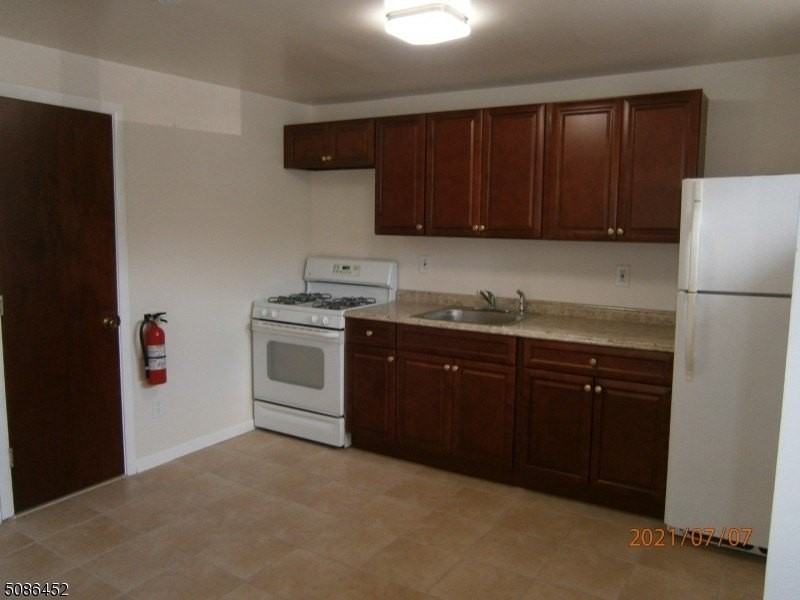 530 W Broadway #A - Photo 5 of 12