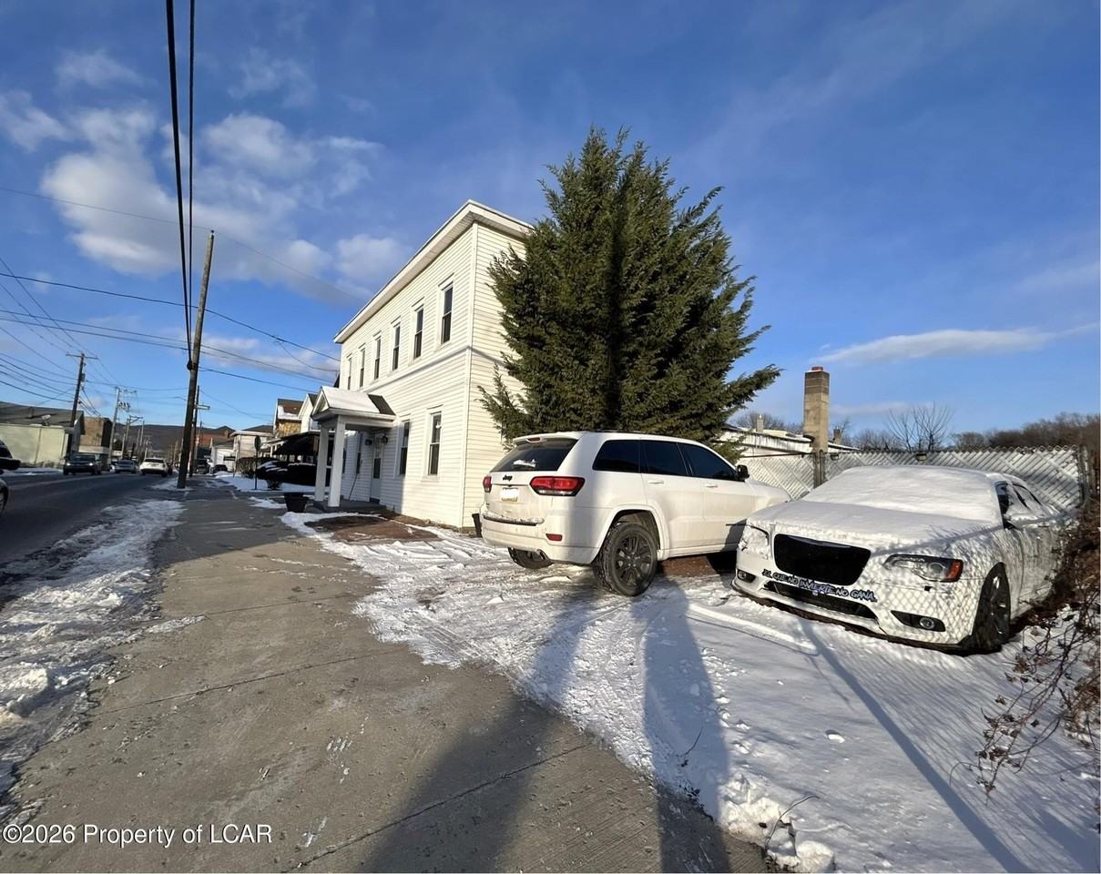 401 N Main St - Photo 2 of 19