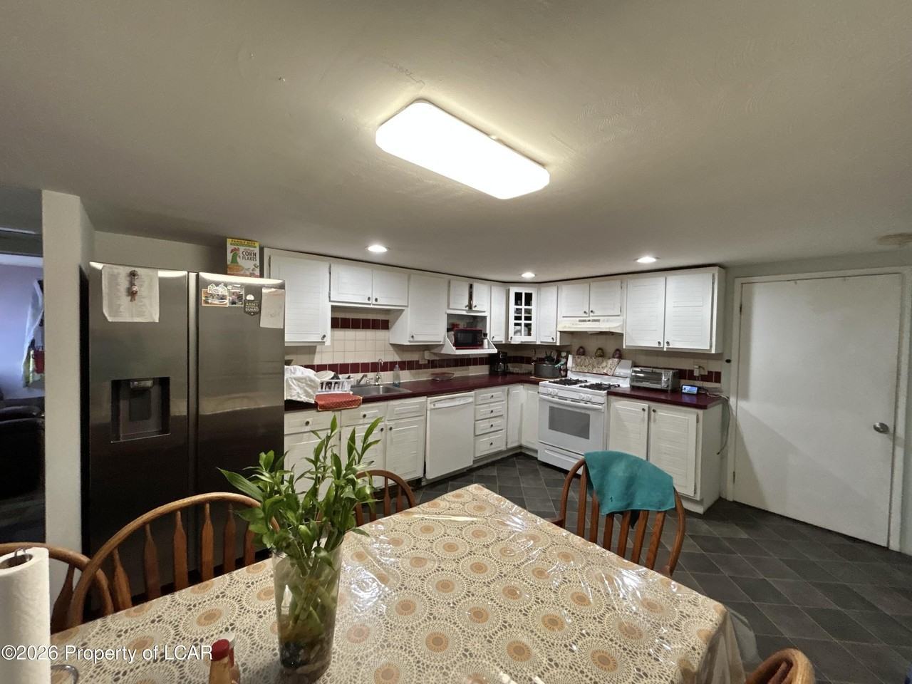 401 N Main St - Photo 7 of 19