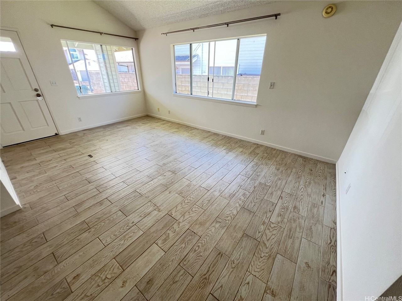 94-1021 Kaamea St - Photo 4 of 17