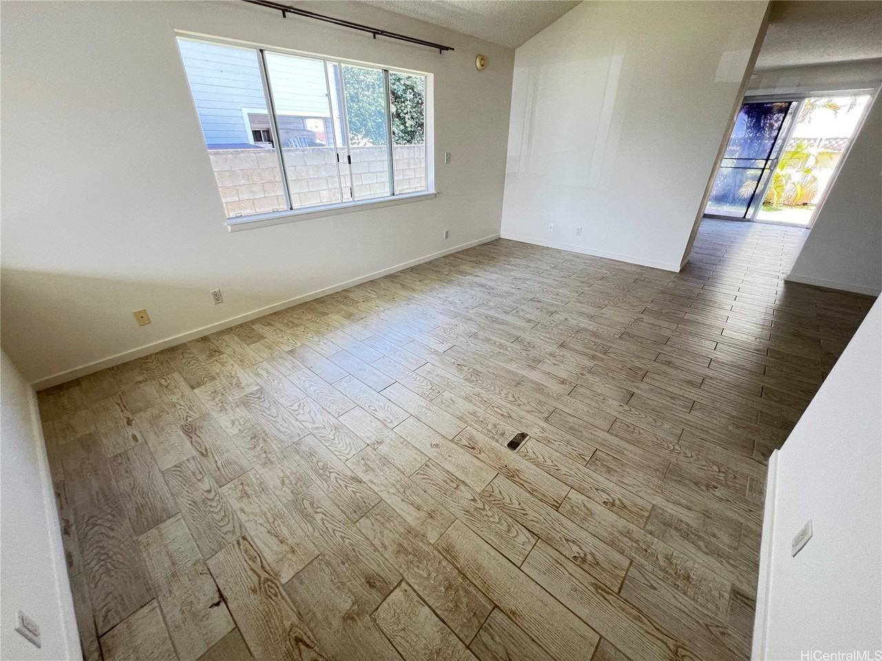 94-1021 Kaamea St - Photo 5 of 17