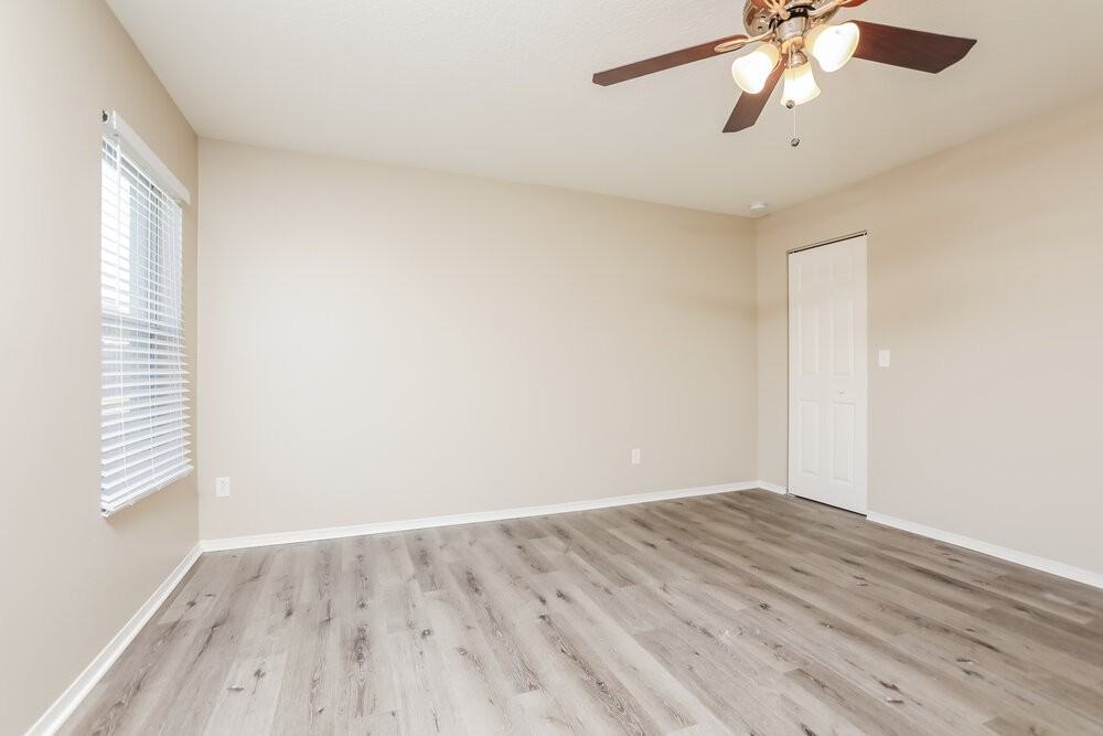 2387 Yellow Grass Ct - Photo 7 of 16