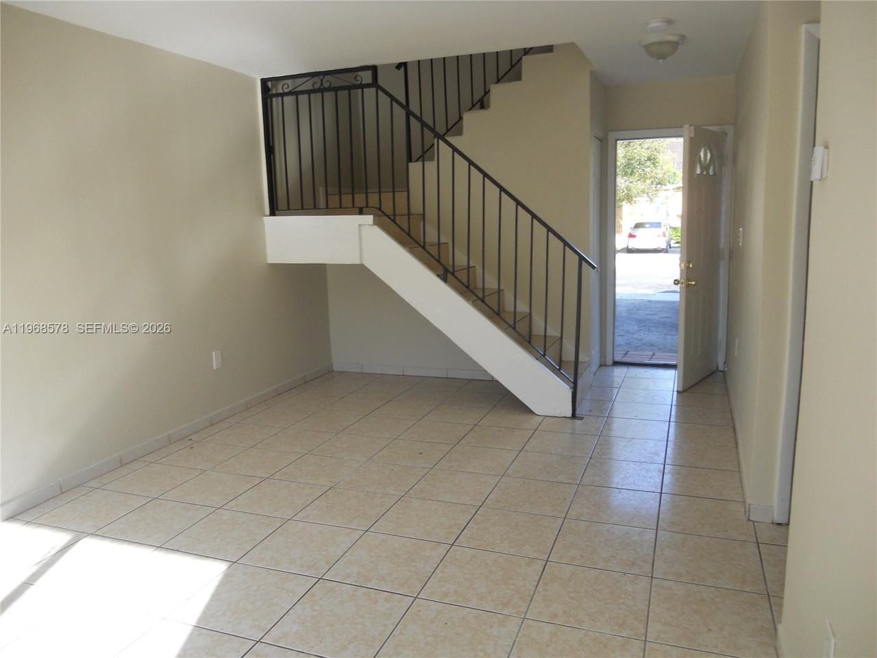 22 Sw 14th Ter - Photo 3 of 6