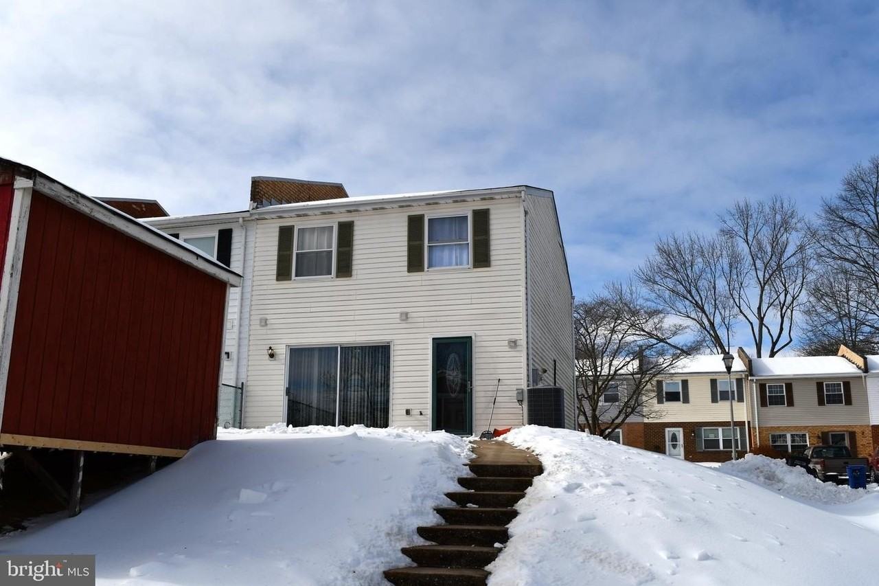 46 Hillside Ct - Photo 2 of 21