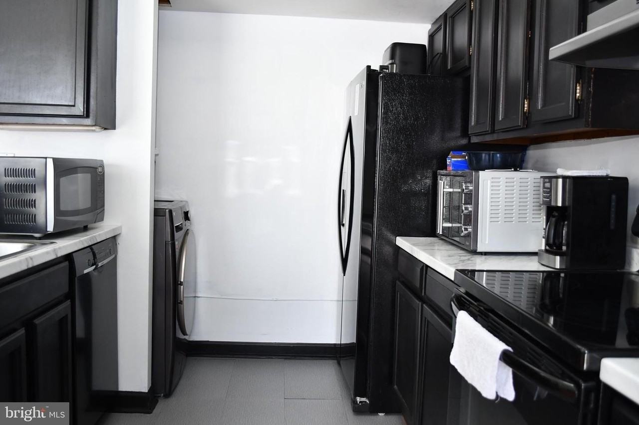 46 Hillside Ct - Photo 7 of 21