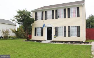 915 Cambridge Ave - Photo 1 of 1