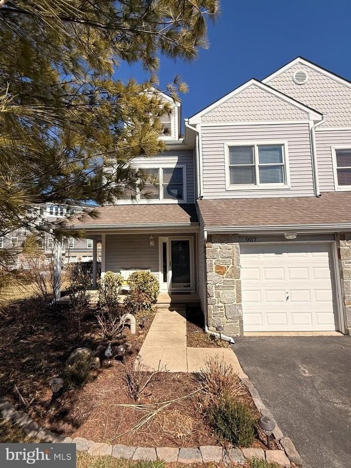 907 Auckland Way - Photo 5 of 50