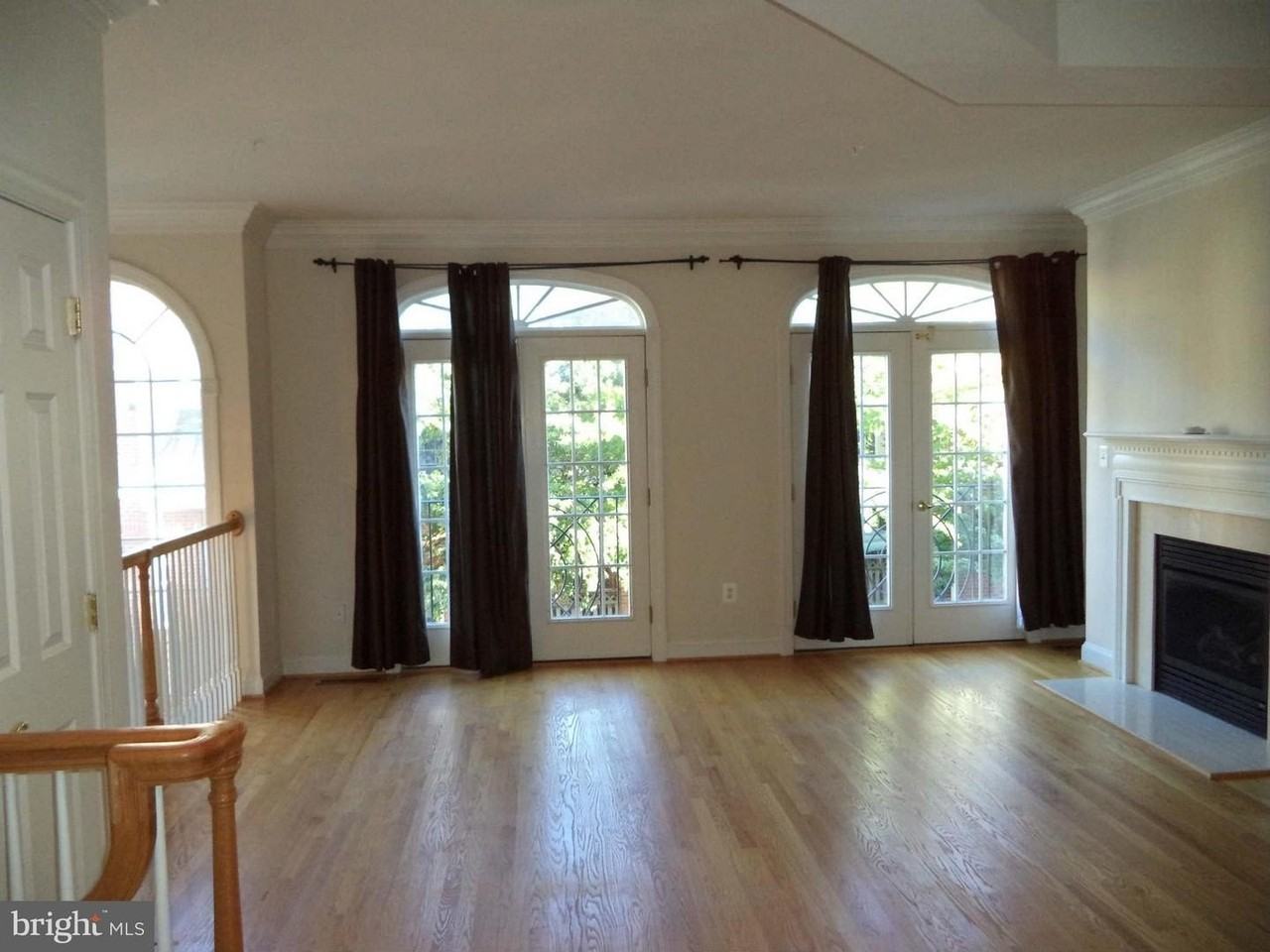 6812 Rigby Ln - Photo 4 of 23