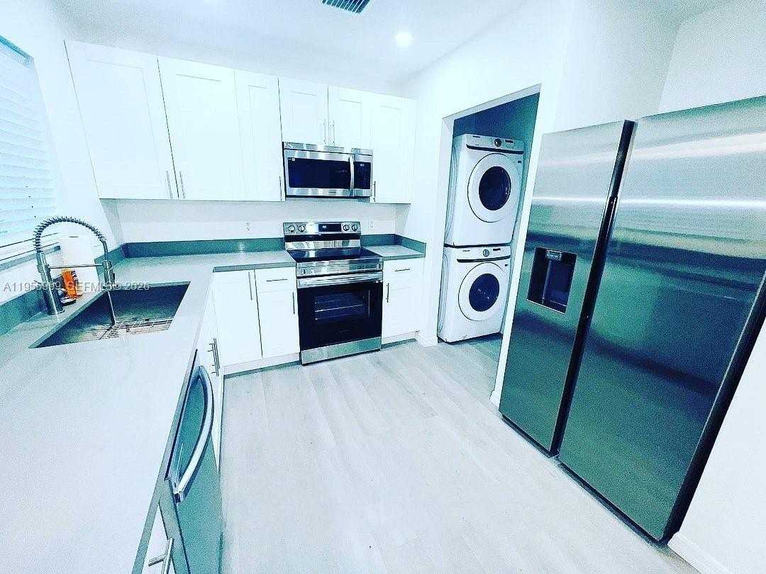 7128 Sw 22nd St #7128 - Photo 2 of 19