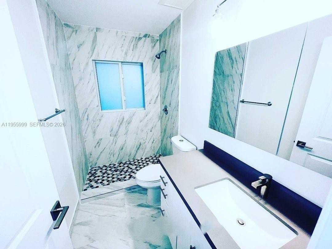 7128 Sw 22nd St #7128 - Photo 6 of 19