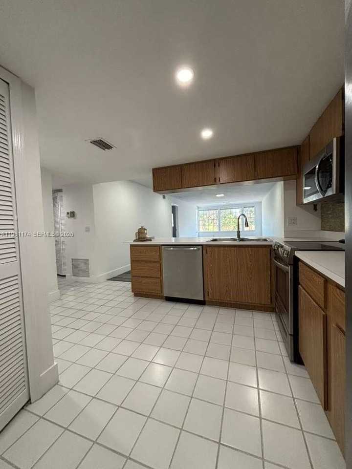 1005 Palm Beach Trace Dr #1005 - Photo 4 of 23