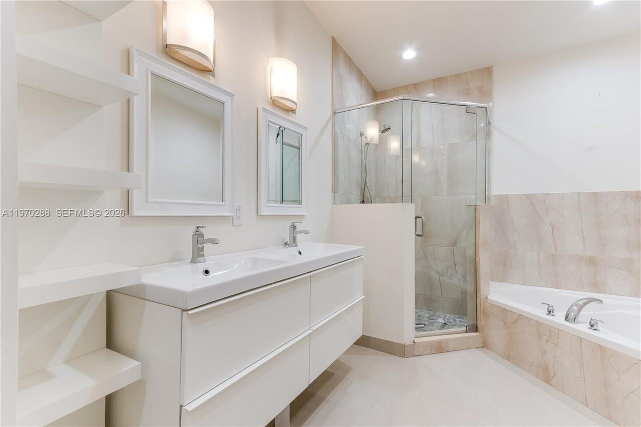 623 Ne 8th Ave - Photo 7 of 22