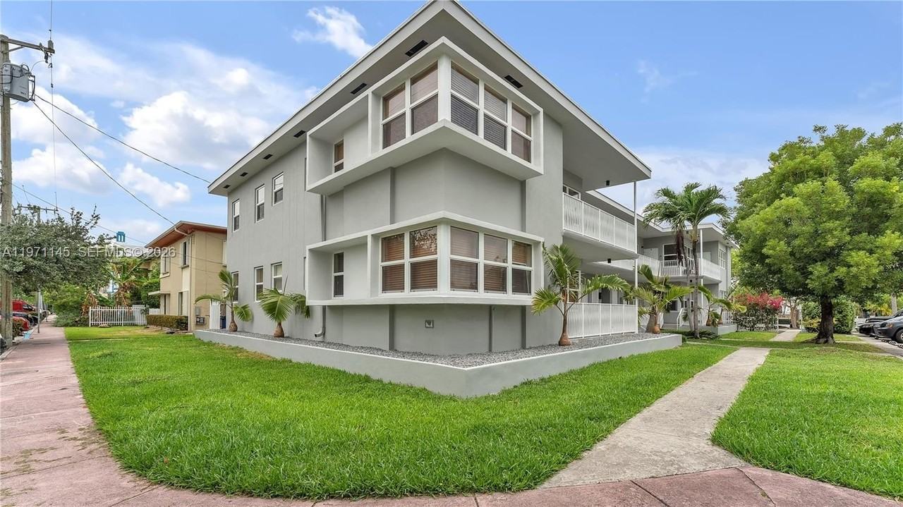 1905 Calais Dr #7 - Photo 3 of 13