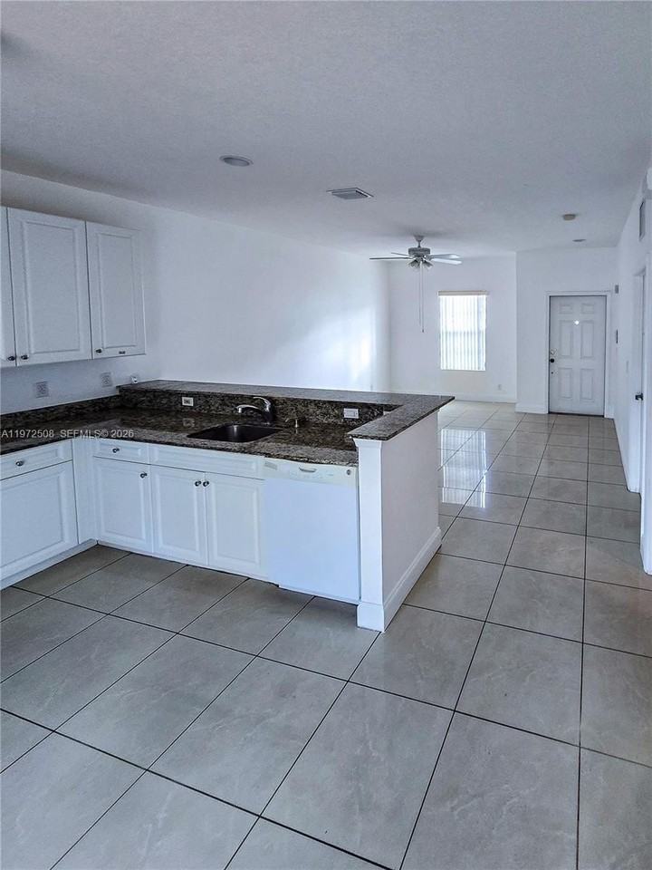 4216 Leo Ln #2E - Photo 2 of 8