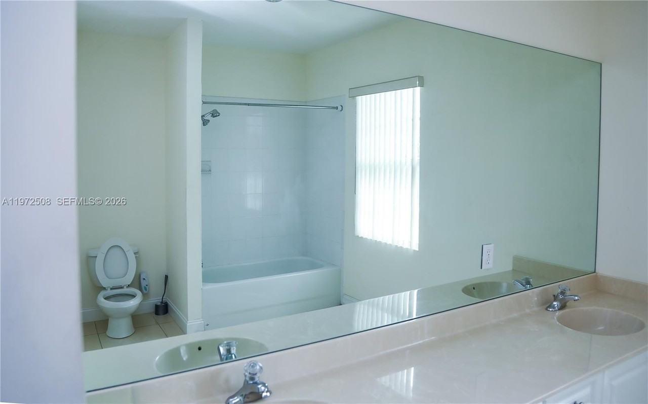 4216 Leo Ln #2E - Photo 7 of 8