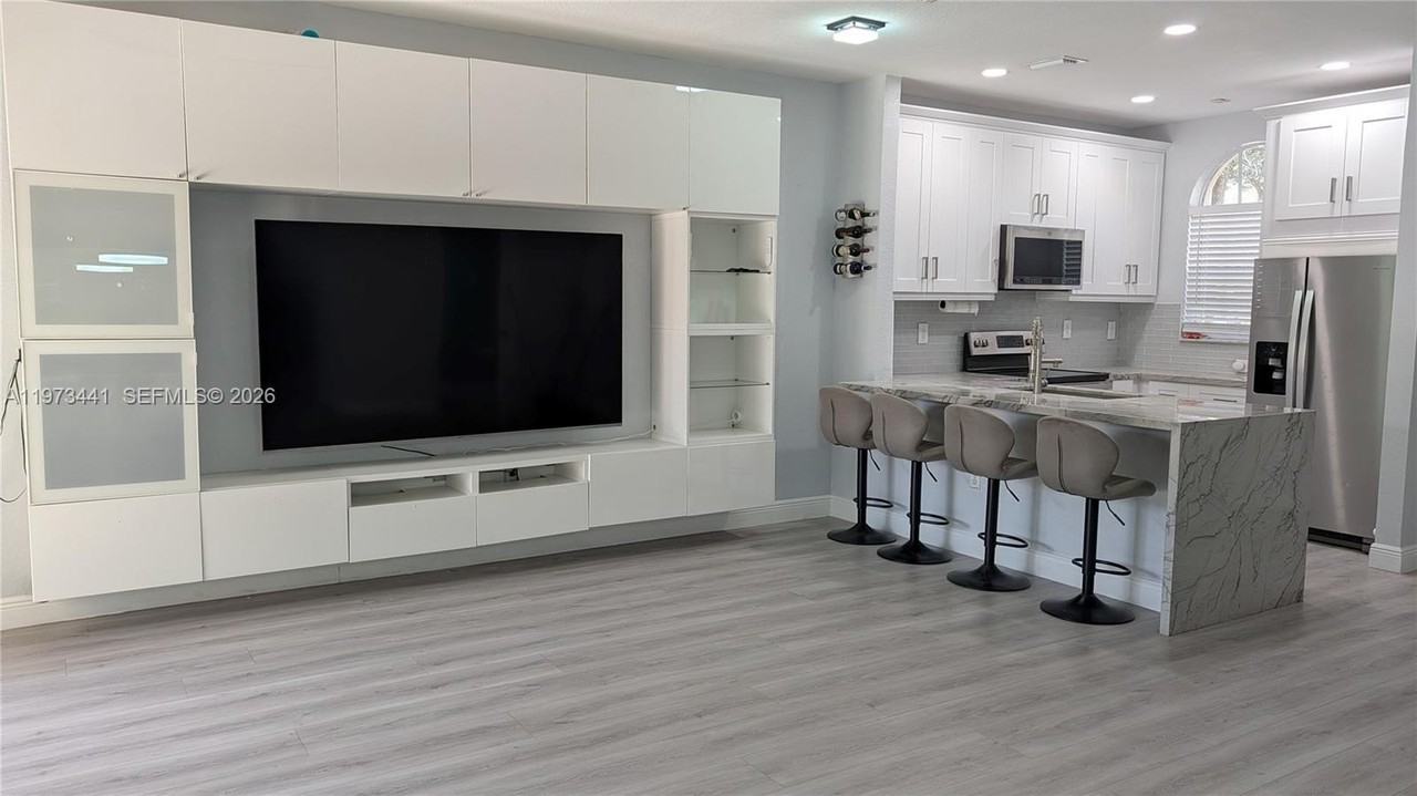 14114 Sw 51st Ln #14114 - Photo 4 of 41