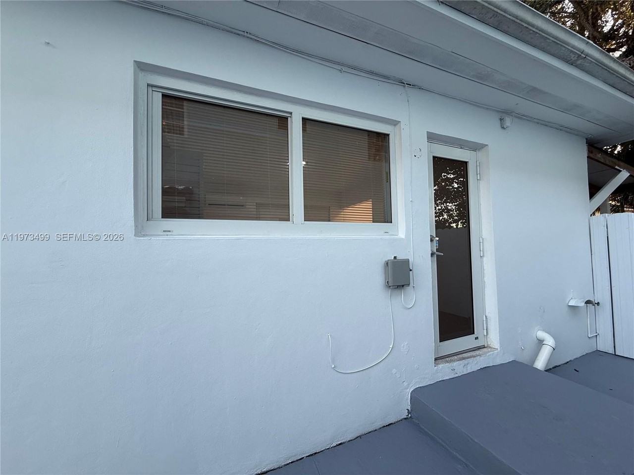 1122 Nw 32nd Ct #BACK - Photo 3 of 12