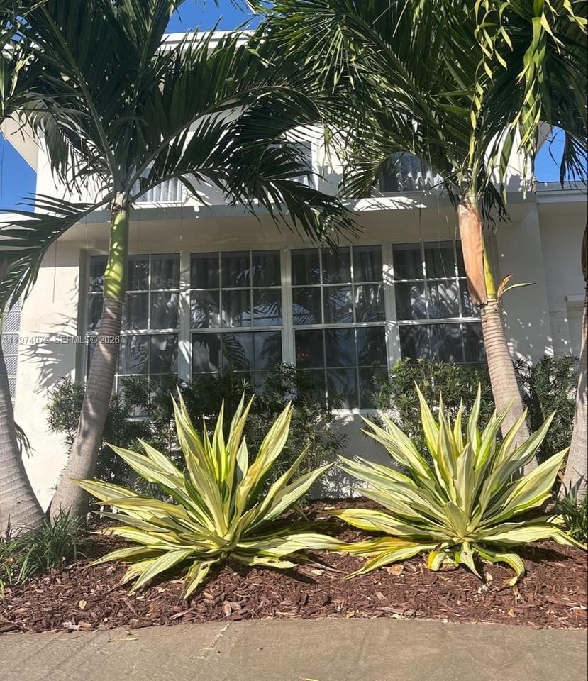 9048 Carlyle Ave - Photo 2 of 19