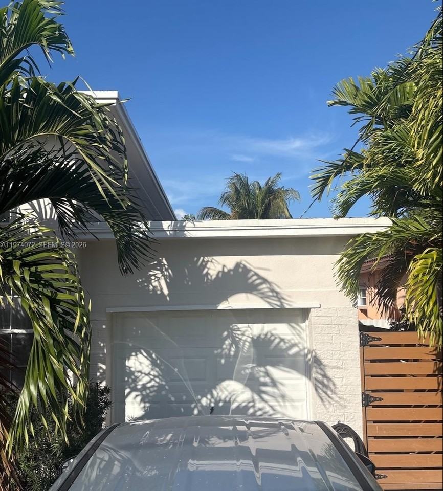 9048 Carlyle Ave - Photo 3 of 19