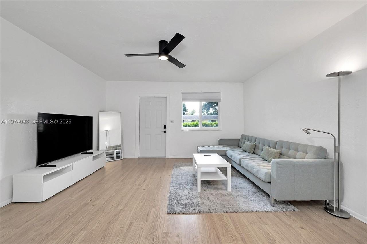 1001 Ne 110th St #1003 - Photo 4 of 13