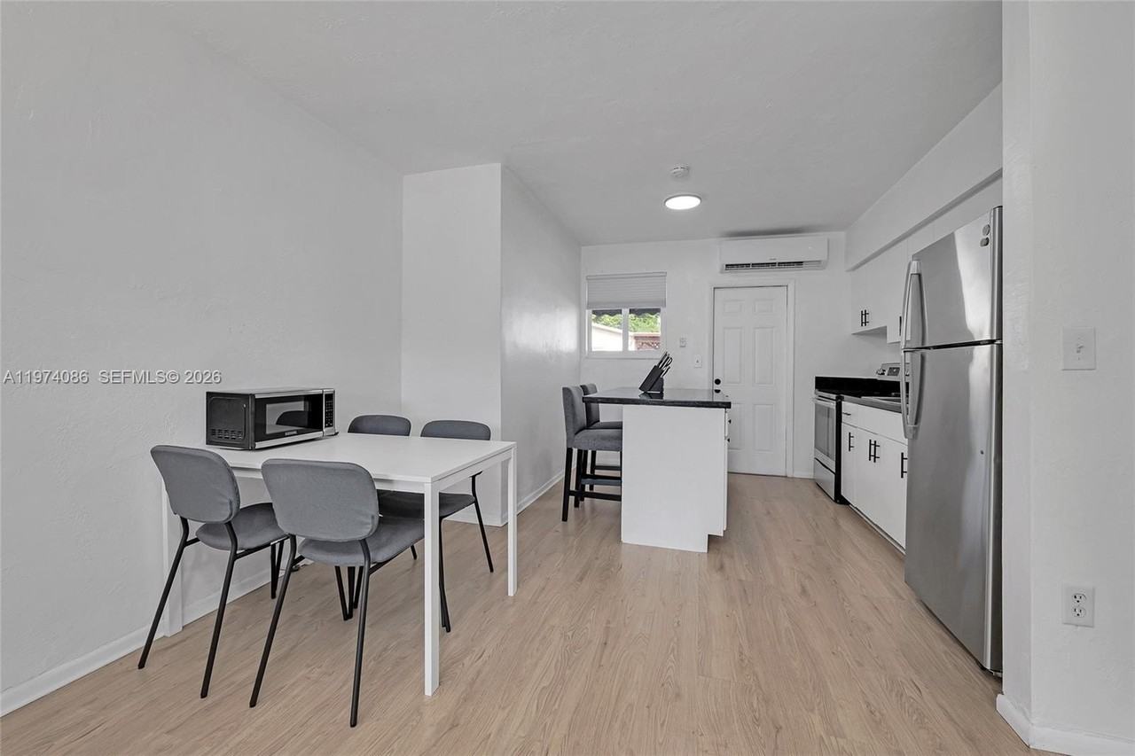 1001 Ne 110th St #1003 - Photo 6 of 13