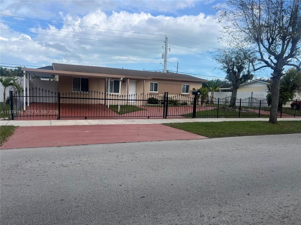 21321 Sw 99th Ct - Photo 2 of 35