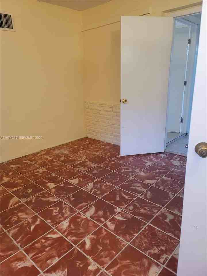 1290 Nw 120th St #A - Photo 4 of 9