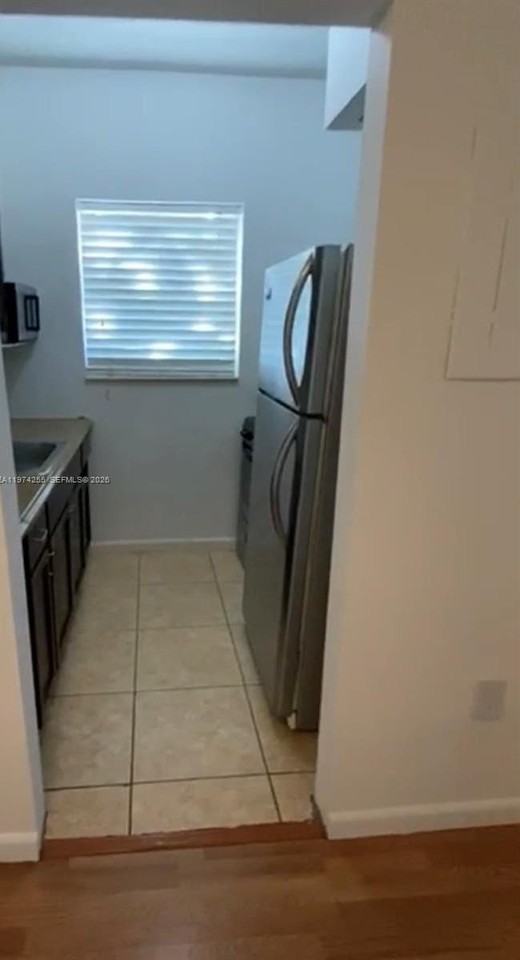 1455 Michigan Ave #5 - Photo 5 of 7