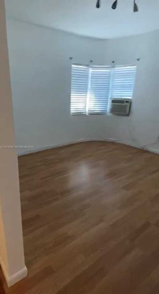 1455 Michigan Ave #5 - Photo 7 of 7