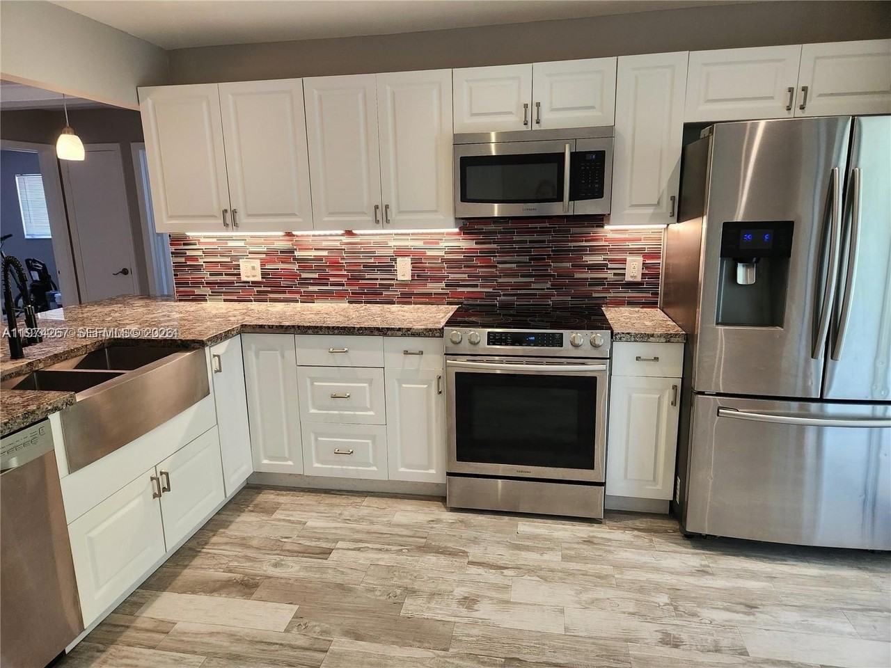 107 18th Ave S - Photo 2 of 21