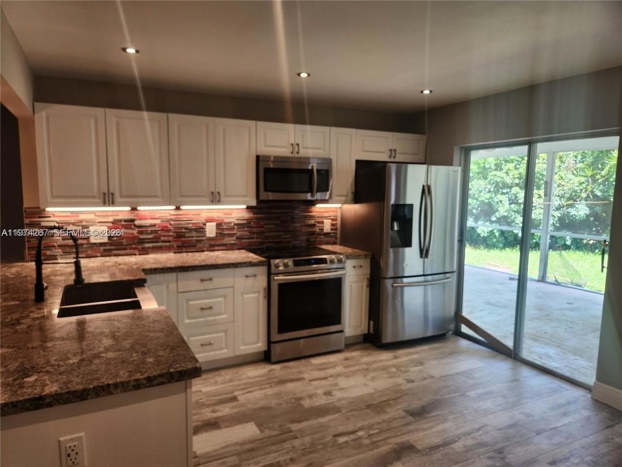 107 18th Ave S - Photo 3 of 21