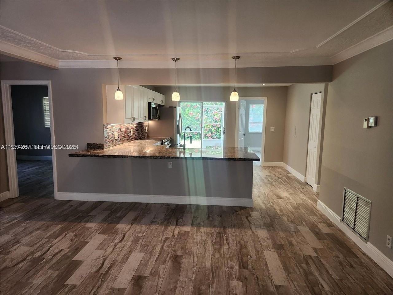 107 18th Ave S - Photo 4 of 21