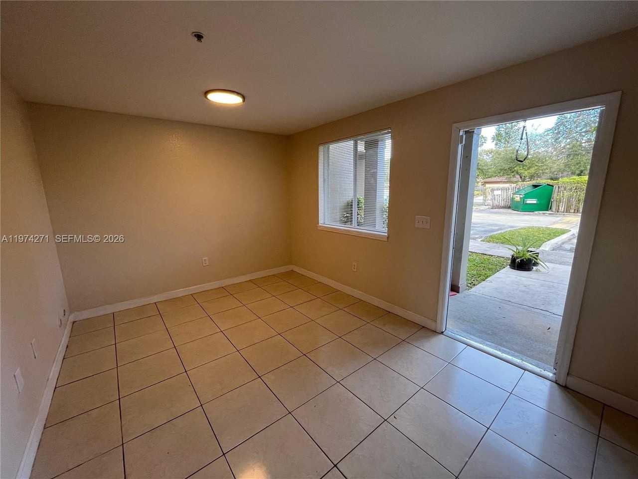 14162 Nw 17th Ave #14162 - Photo 3 of 32