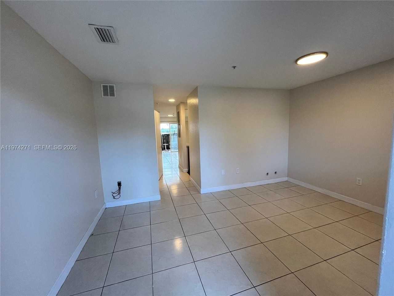 14162 Nw 17th Ave #14162 - Photo 4 of 32