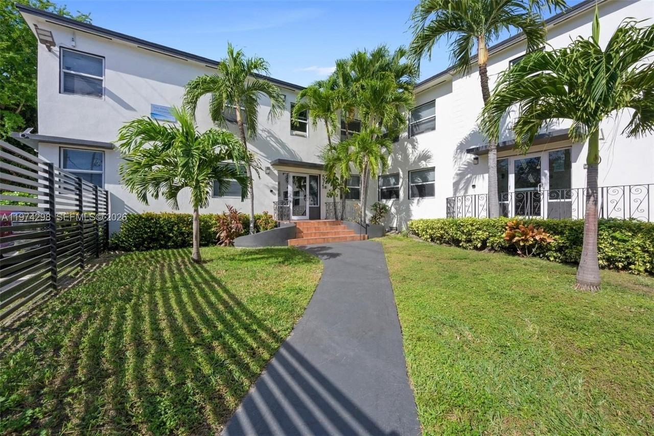 571 Ne 82nd St #4 - Photo 2 of 18